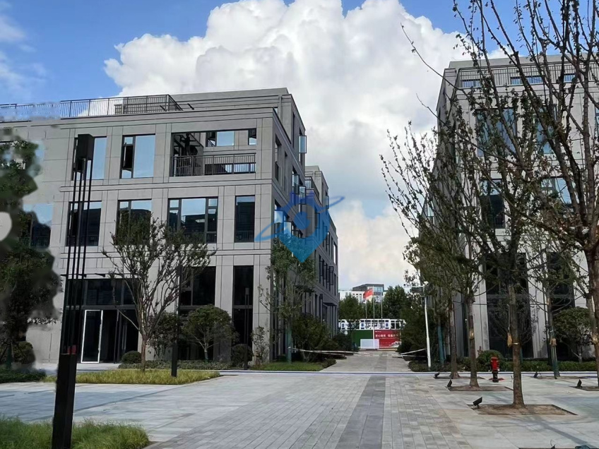 地铁口小面积现房花园独栋