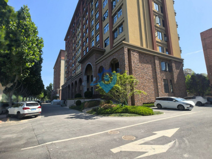 郑东新区8号线地铁口附近精装办公