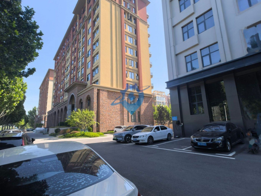 郑东新区8号线地铁口附近精装办公