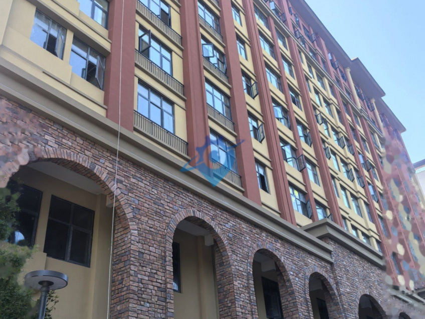 郑东新区8号线地铁口附近精装办公